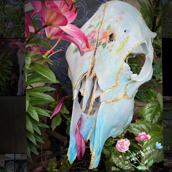 Custom Painted Skull - Picture 1 of 5